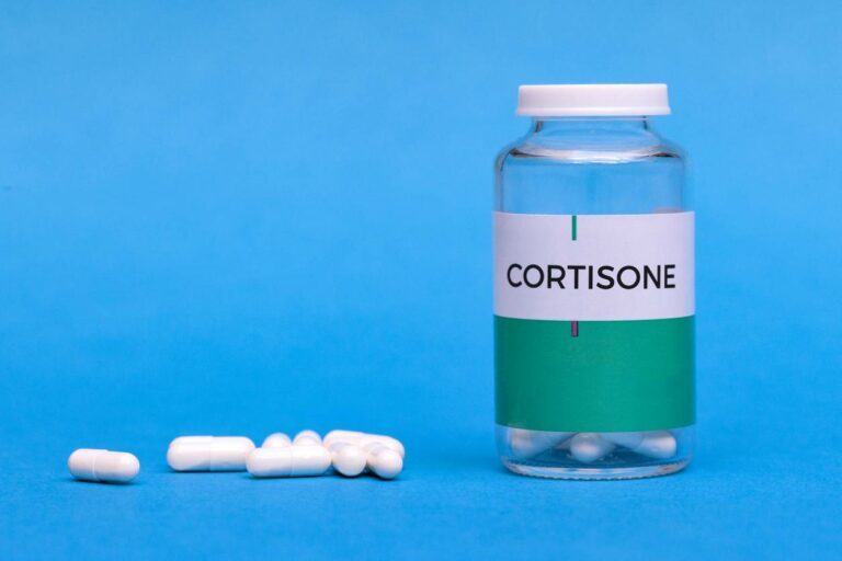 combien de temps la cortisone reste dans le corps